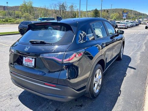 Used 2023 Honda HR-V LX image 4