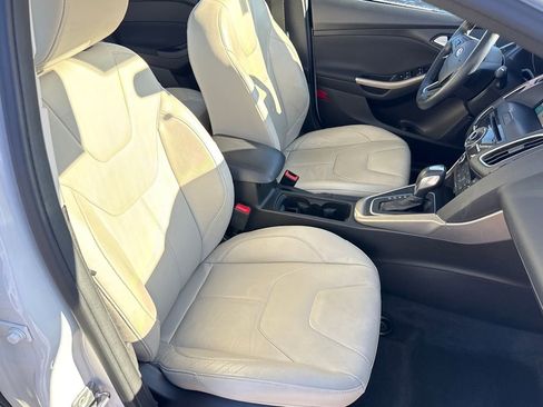 Used 2016 Ford Focus Titanium w/ Titanium Cold Weather Package image 8
