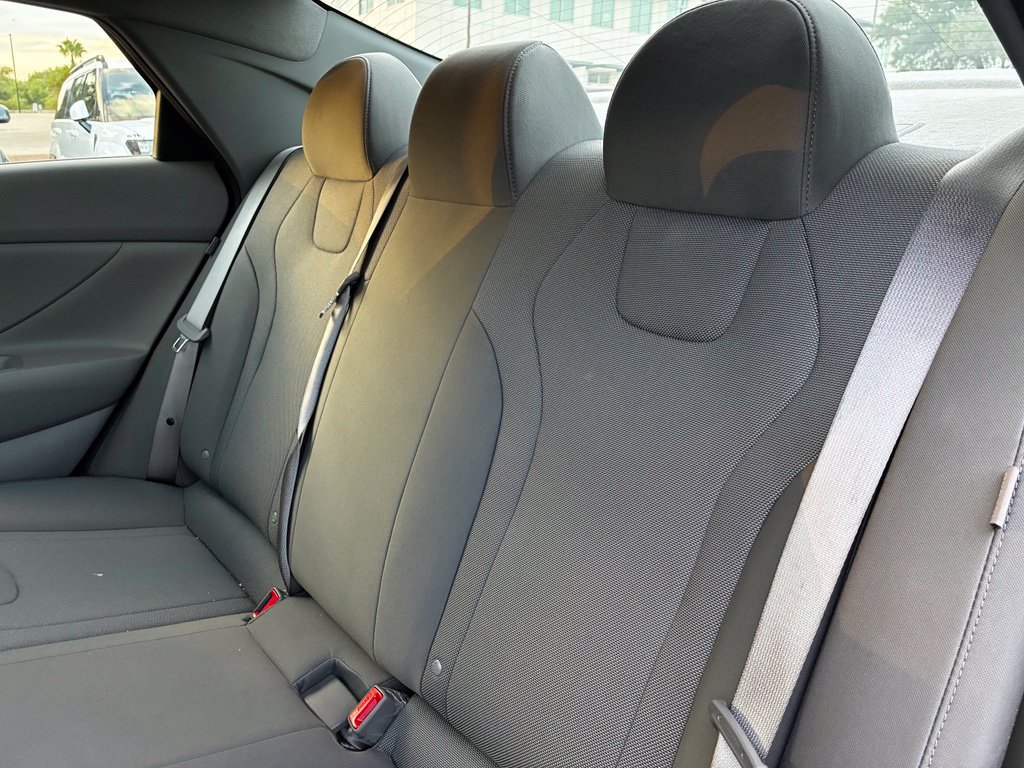 Certified 2026 Hyundai Elantra SE FWD image 10