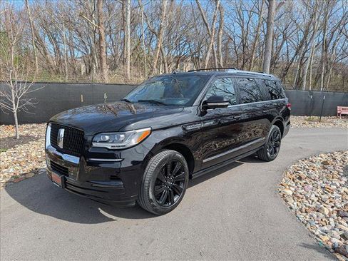 Used 2024 Lincoln Navigator L Reserve AWD/4WD image 1