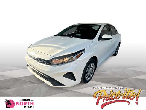 Used 2023 Kia Forte LX FWD image 1