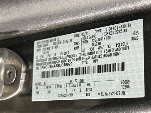 Used 2025 Ford Escape ST-Line Select AWD/4WD image 12