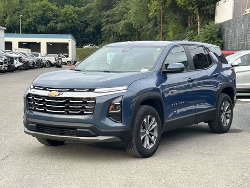Used 2026 Chevrolet Equinox LT AWD/4WD image 3