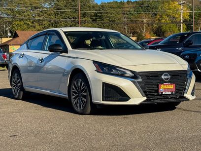 Used 2024 Nissan Altima 2.5 SV