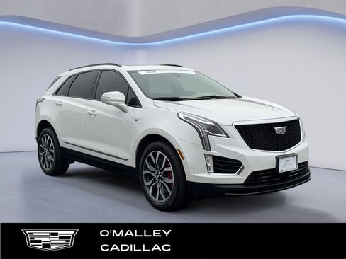 Certified 2023 Cadillac XT5 Sportv w/ Platinum Package image 7