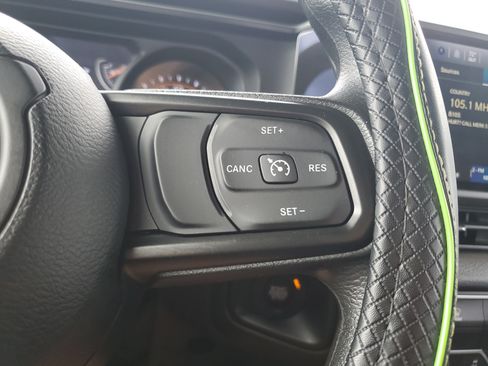 Used 2025 Jeep Wrangler Sport AWD/4WD image 17
