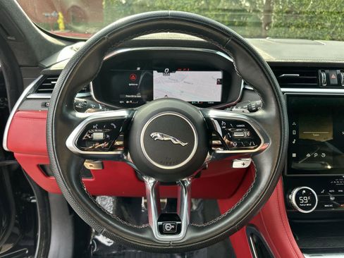 Used 2024 Jaguar F-PACE SVR image 15