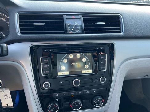 Used 2013 Volkswagen Passat TDI SE FWD image 30