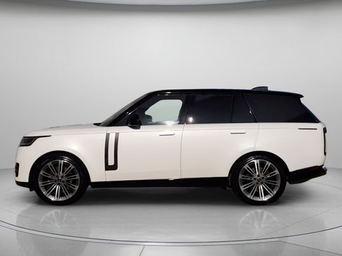 Used 2023 Land Rover Range Rover SE AWD/4WD image 2