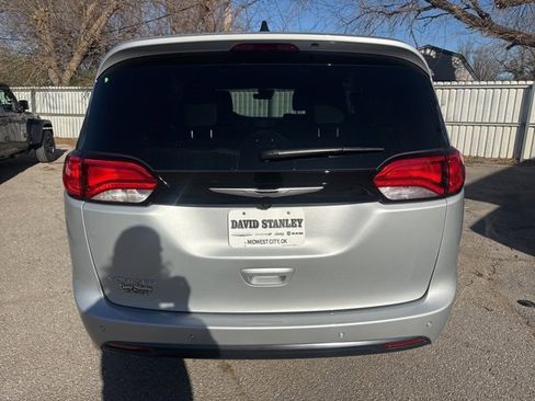 New 2026 Chrysler Voyager LX image 5