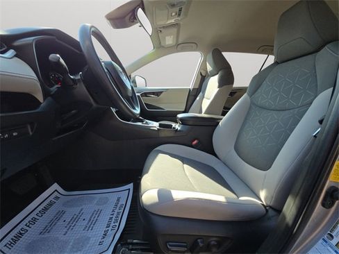 Certified 2022 Toyota RAV4 XLE image 10
