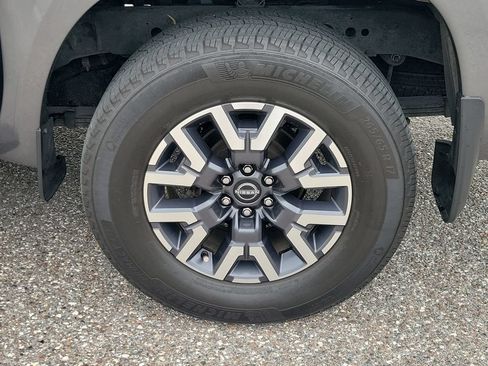 Certified 2024 Nissan Frontier SL w/ Technology Package AWD/4WD image 5