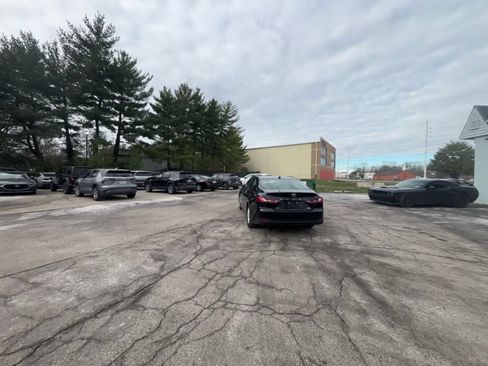 Used 2025 Toyota Camry LE image 16