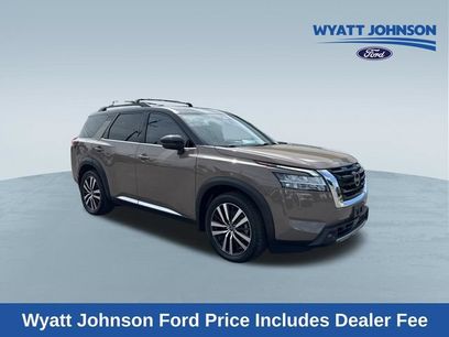 Used 2023 Nissan Pathfinder Platinum