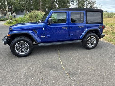 Certified 2019 Jeep Wrangler Unlimited Sahara w/ Cold Weather Group image 7