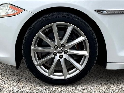 Used 2012 Jaguar XJ image 9
