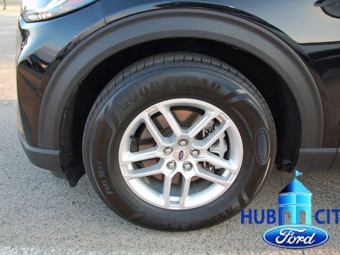 Used 2025 Ford Explorer Active RWD image 8