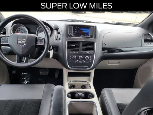 Used 2018 Dodge Grand Caravan SXT FWD image 8