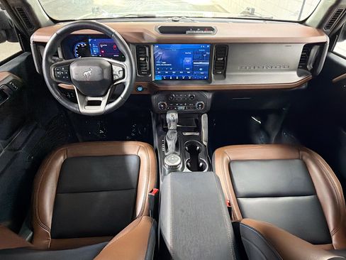 Used 2024 Ford Bronco Outer Banks AWD/4WD image 14