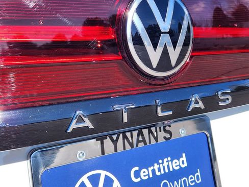 Certified 2025 Volkswagen Atlas Peak Edition SE image 16
