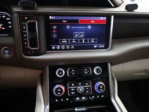 Used 2021 GMC Yukon Denali w/ LPO, Illumination Package AWD/4WD image 90