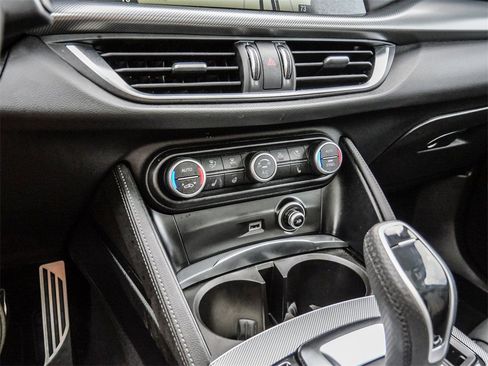 Used 2024 Alfa Romeo Stelvio Ti image 41