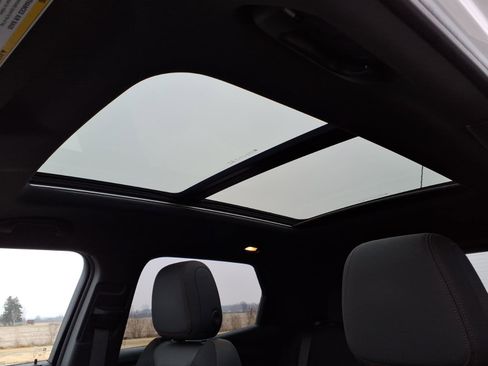 Used 2021 Chevrolet TrailBlazer RS w/ Sun and Liftgate Package image 13