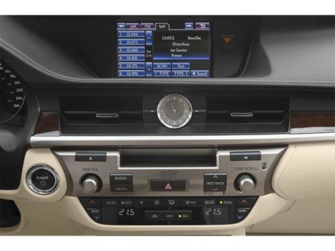 Used 2015 Lexus ES 300h w/ Premium Package w/Bamboo Trim image 9