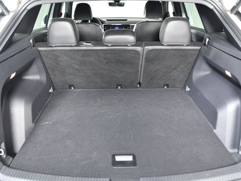 Used 2023 Volkswagen Atlas Cross Sport SEL image 31