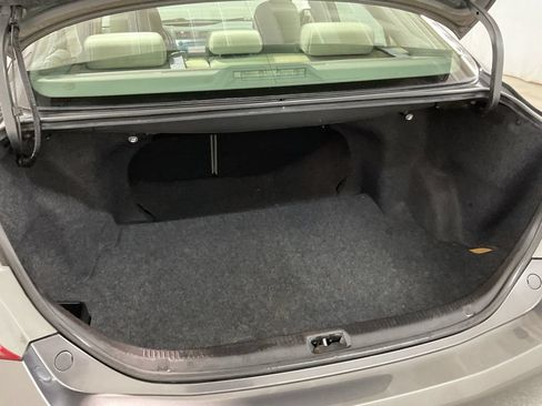 Used 2011 Toyota Camry LE FWD image 24
