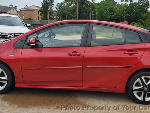 Used 2017 Toyota Prius image 9