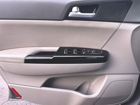 Used 2018 Kia Sportage EX image 21