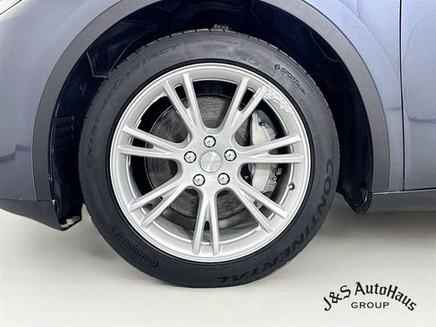 Used 2023 Tesla Model Y Long Range image 38