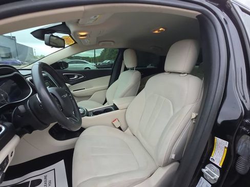 Used 2016 Chrysler 200 Limited w/ Convenience Group FWD image 11