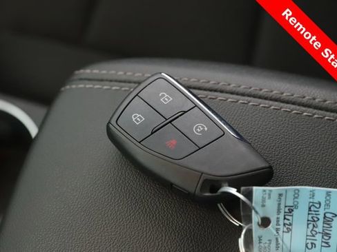 Used 2024 GMC Canyon Elevation w/ Convenience Package image 3