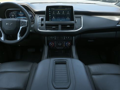Used 2023 Chevrolet Tahoe Z71 w/ Luxury Package AWD/4WD image 14