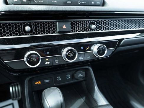 Used 2025 Honda Civic Sport image 16