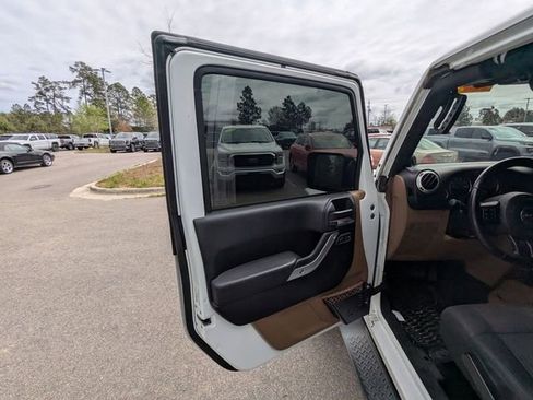 Used 2012 Jeep Wrangler Unlimited Sahara w/ Dual Top Group image 19