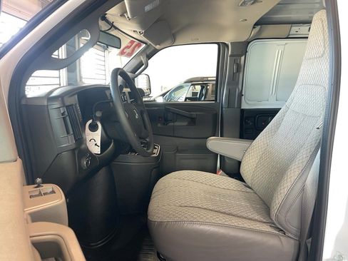 Used 2025 Chevrolet Express 3500 Extended w/ Driver Convenience Package RWD image 11