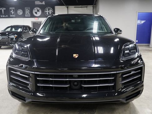 Used 2024 Porsche Cayenne AWD/4WD image 8
