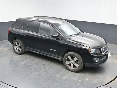 Used 2016 Jeep Compass High Altitude image 1