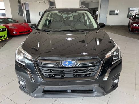 Used 2022 Subaru Forester Premium image 2