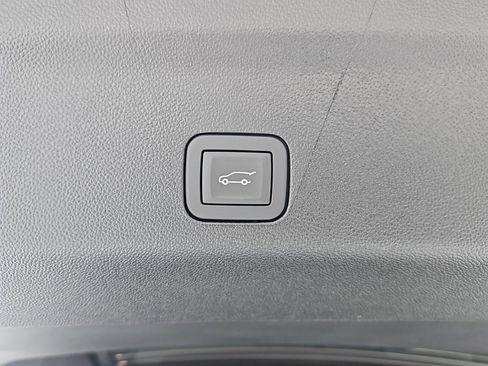 New 2026 GMC Yukon XL Elevation w/ LPO, Get Active Package image 22