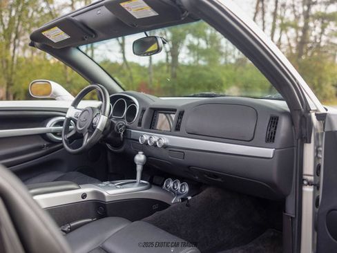 Used 2005 Chevrolet SSR w/ Preferred Equipment Group image 49