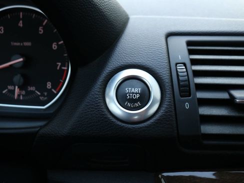 Used 2011 BMW 135i Convertible image 39