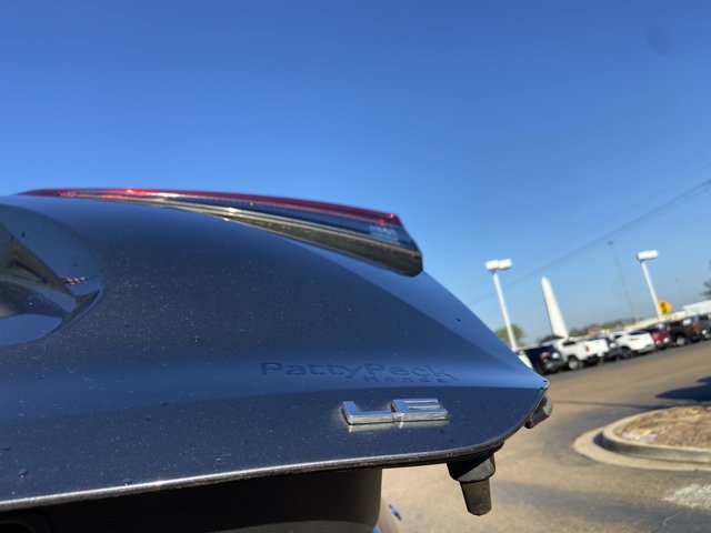 Used 2021 Toyota Highlander LE FWD image 56