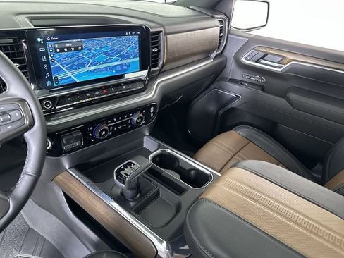 Used 2025 Chevrolet Silverado 1500 High Country w/ High Country Premium Package RWD image 36
