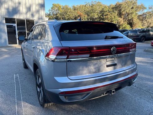 Used 2024 Volkswagen Atlas Cross Sport SE image 7