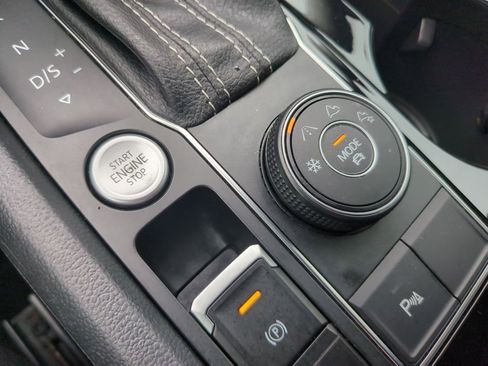 Certified 2022 Volkswagen Atlas SE image 21