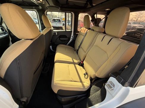 Used 2023 Jeep Wrangler Unlimited w/ Cold Weather Group image 19